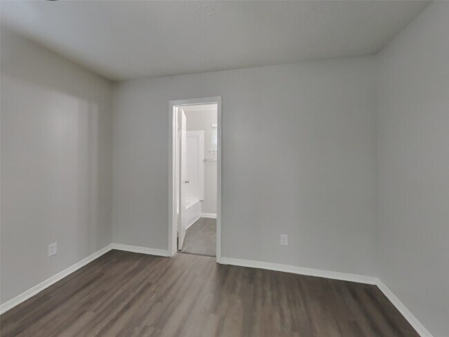 Building Photo - 4227 Burkegate Dr