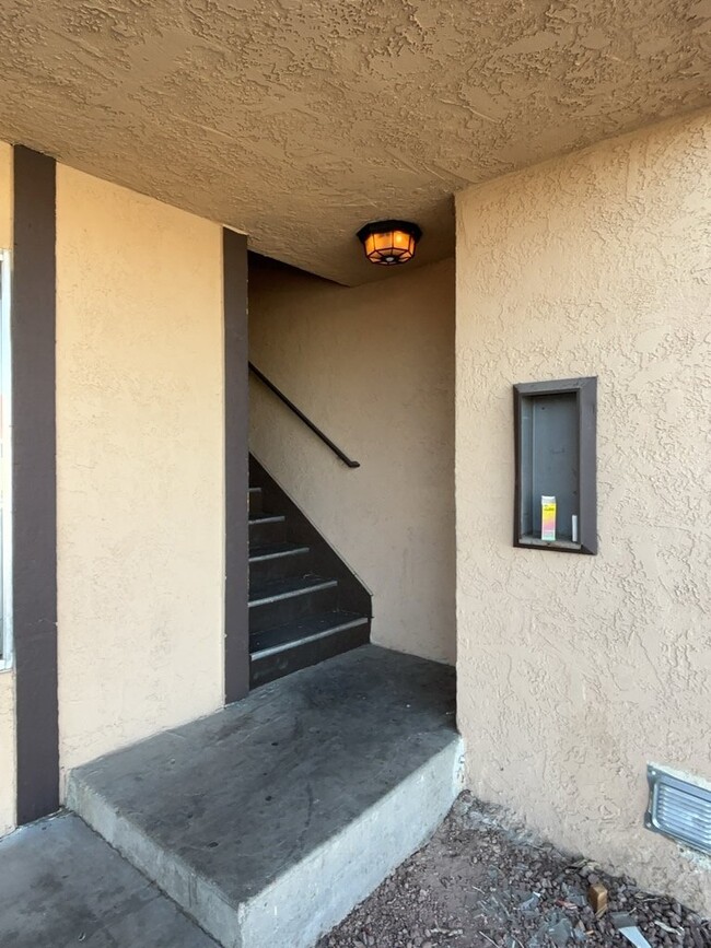 Building Photo - "Spacious 2-Bed, 2-Bath Gem in Las Vegas –...