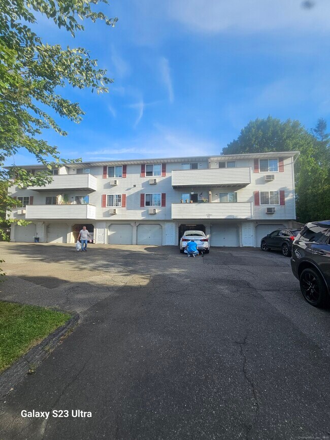 Primary Photo - 81 Chipman St