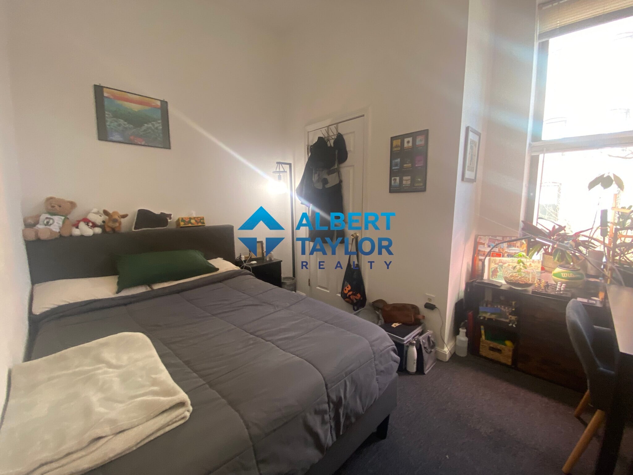 Building Photo - 176 Northampton St