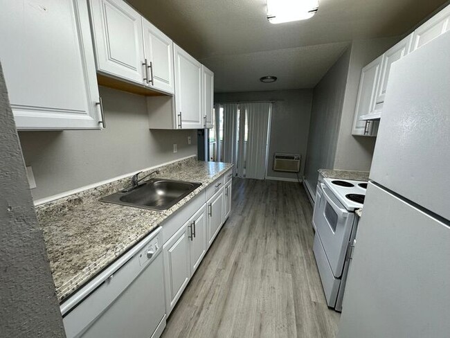 Building Photo - 3913 Clear Acre Ln
