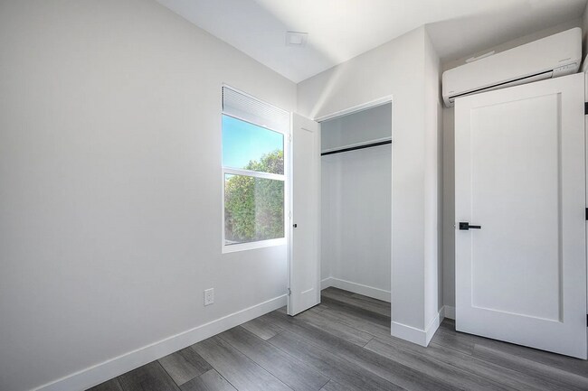 Building Photo - 199 Twin Oaks Cir