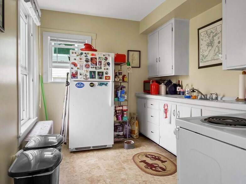 Building Photo - 14 Swan St