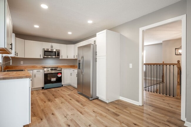 Building Photo - 1075 Carol Jean Trail