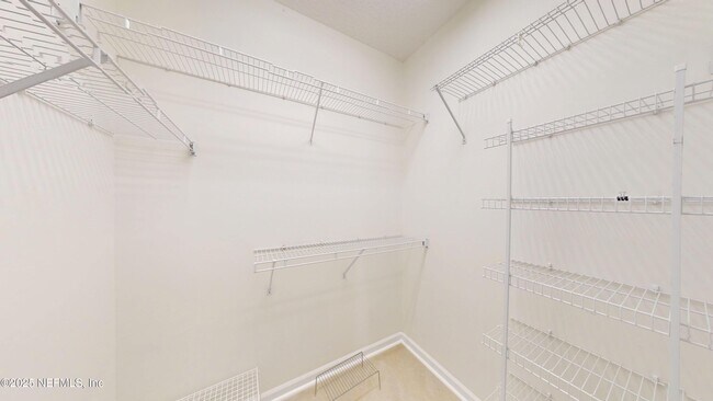 Building Photo - 10061 Vineyard Lake Rd E