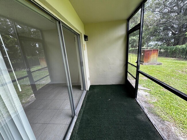 Building Photo - 8020 Fairview Dr