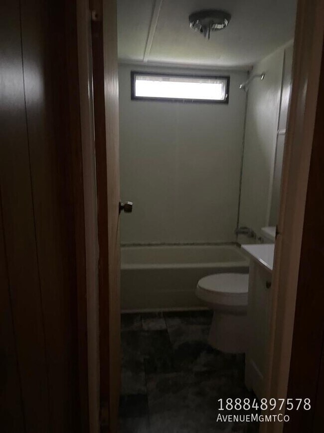 Building Photo - 3010 21st St Ln NE