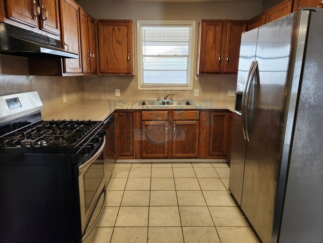 Building Photo - Ready For Showings! Great Find In North Little Rock