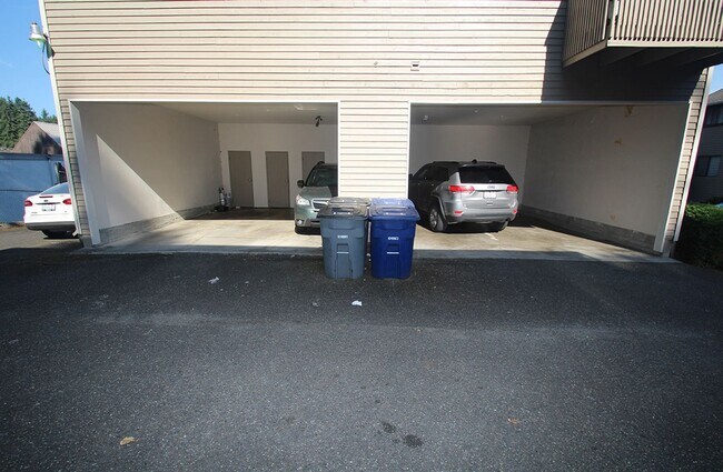 Building Photo - Price 4-Plex - Bothell