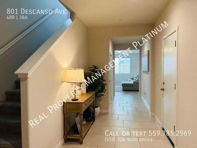 Building Photo - $300 MOVE IN BONUS $2,450 Bullard & DeWolf...