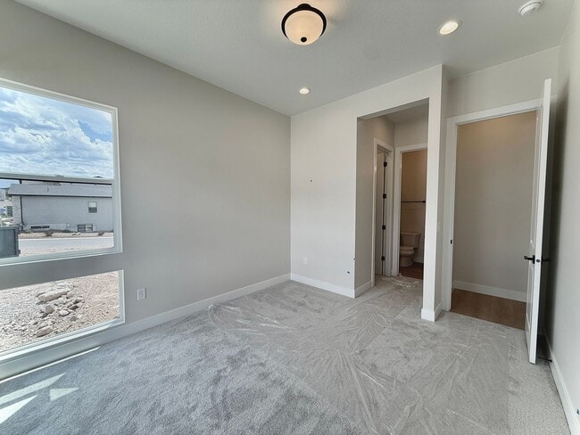 Building Photo - 2179 N Paradise Flt Ln