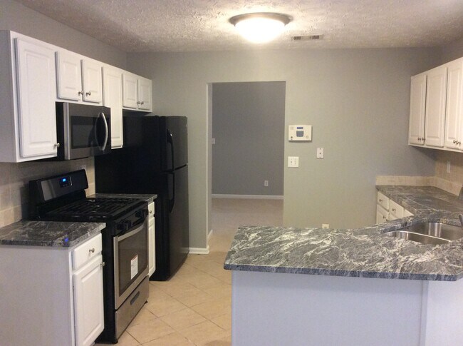 Building Photo - Lovely Ranch Home in Dacula