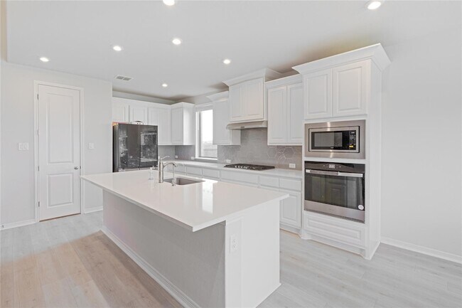 Building Photo - 213 Mira Mesa Dr