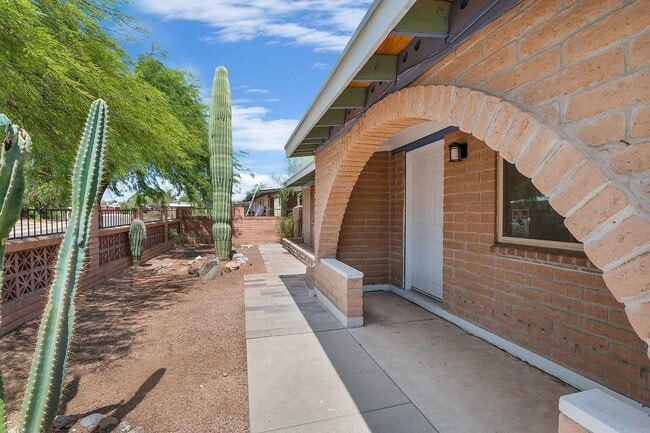 Building Photo - 7398 N Patriot Dr