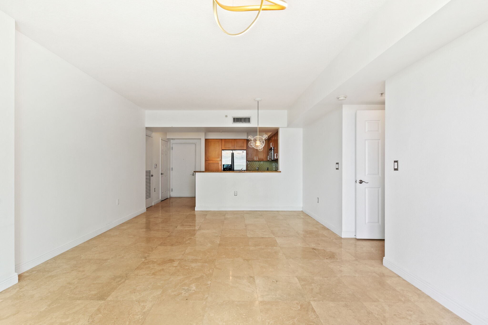 Building Photo - 1755 E Hallandale Beach Blvd