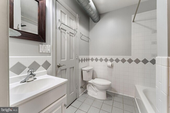Building Photo - 28 E Patrick St