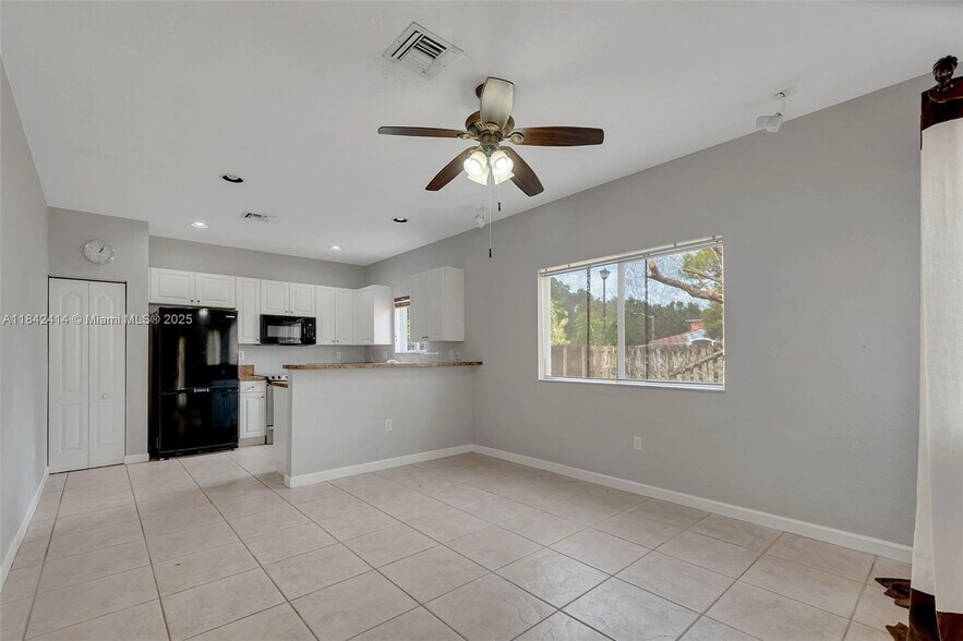 Building Photo - 16633 SW 50th Ter