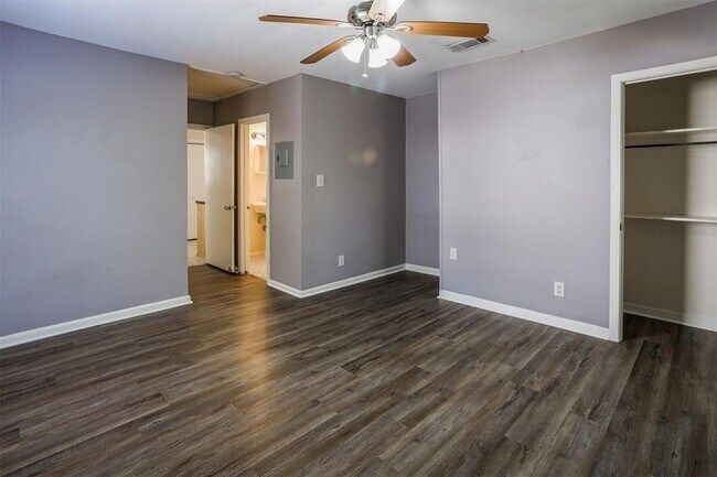 Building Photo - 5504 Avenue F
