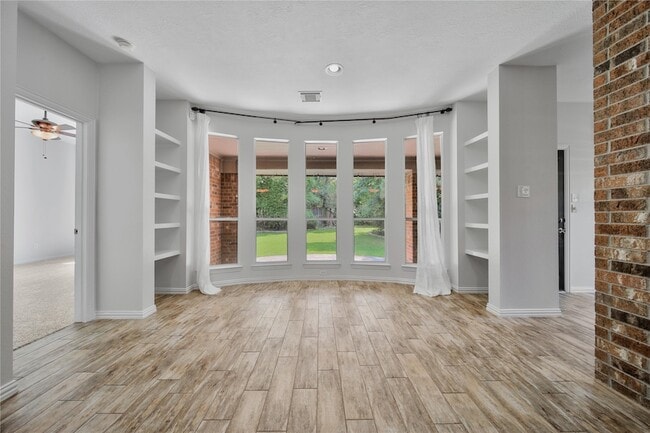Building Photo - 14 Beauty Bower Pl