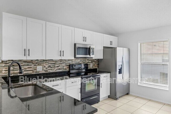 Building Photo - 3651 N Goldenrod Rd
