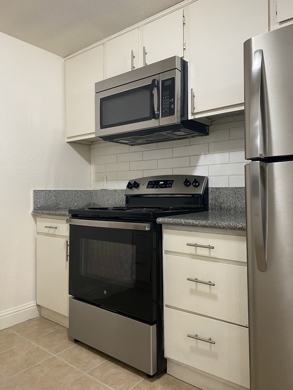 Building Photo - 3020 Olive Glen Ct