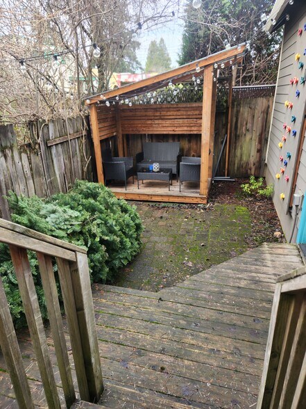 Cozy backayard - 7727 N Kellogg St