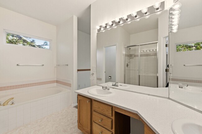 Building Photo - 3 Bed 2.5 Bath Home In Parker