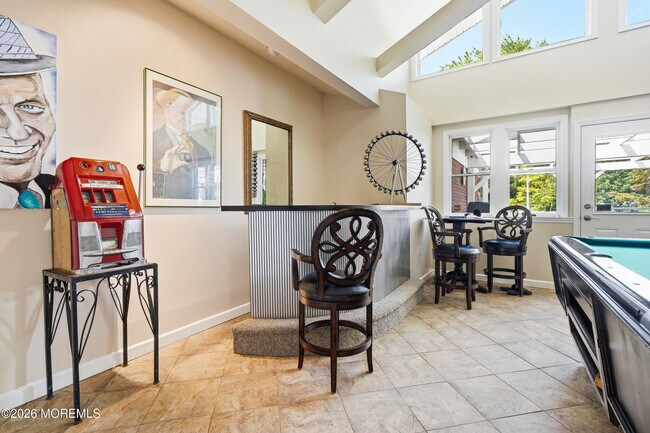 Building Photo - 470 Monmouth Pl