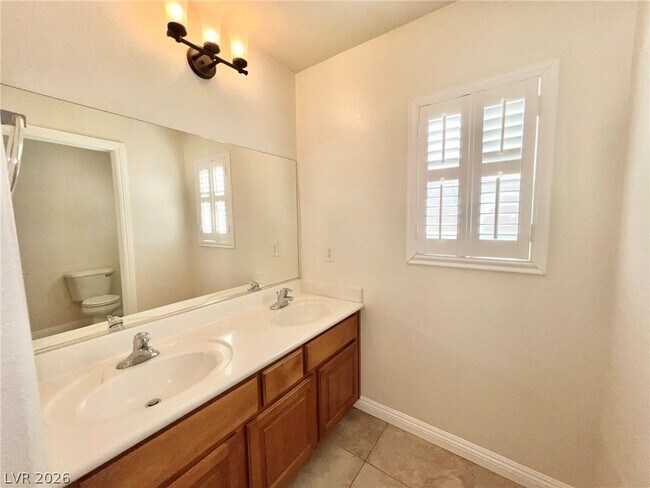 Building Photo - 5014 Tunnel Falls Dr
