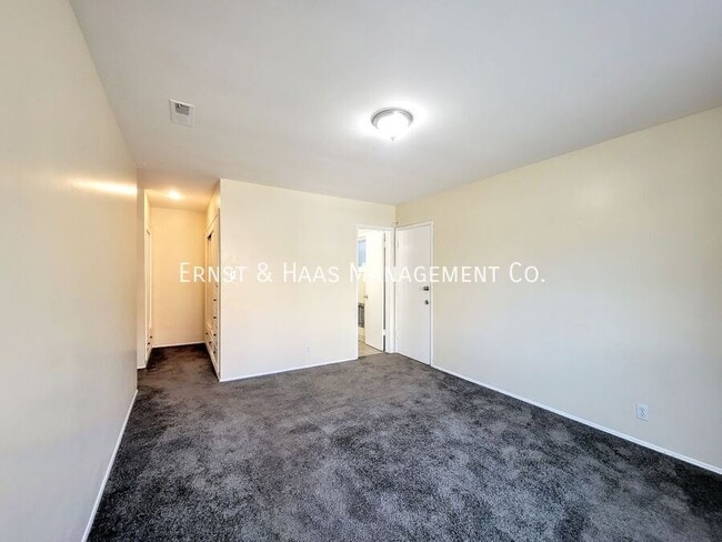 Building Photo - 21 Alamitos Ave