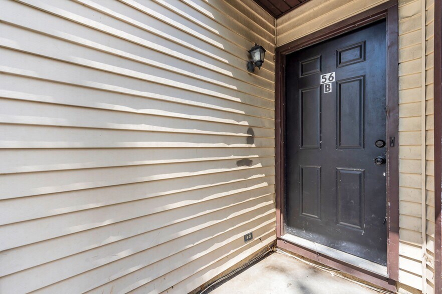 Building Photo - 56 Hopewell Ln