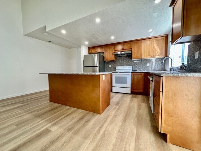 Building Photo - Completely Remodeled 3 Bed 2 Bath Ardenwoo...