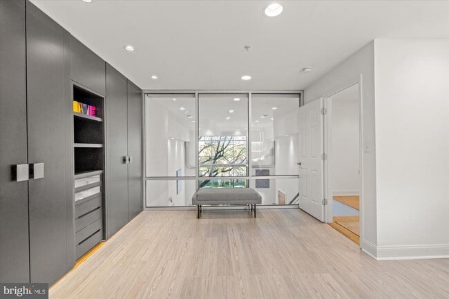 Building Photo - 1610 11th St NW