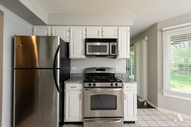 Building Photo - 61 Willow Pkwy