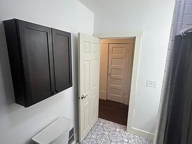 Building Photo - 317 E St Joseph St