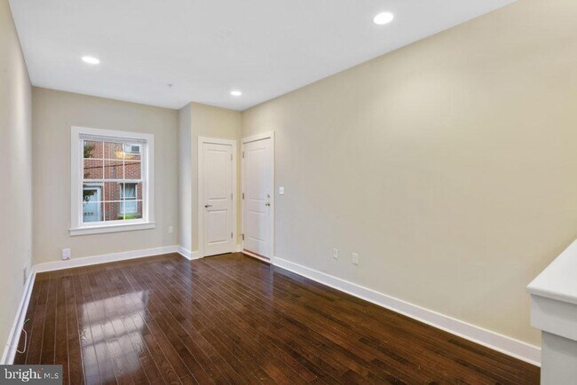Building Photo - 2610 Webster St