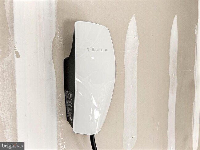 Building Photo - 8942 Dahlgren Ridge Rd