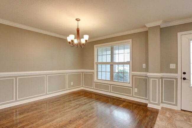 Building Photo - Executive Home on Cul de sac off exit 8.  Hurry.