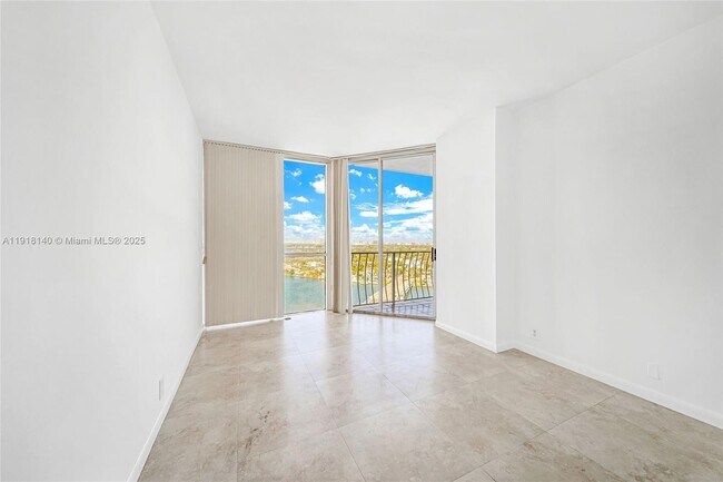 Building Photo - 7601 E Treasure Dr