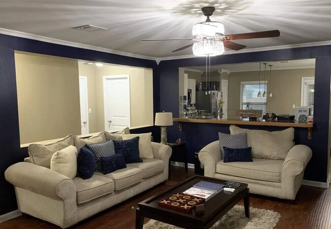 Building Photo - Luxurious 3 bedroom 2 bath home in the Heart of Baton Rouge!