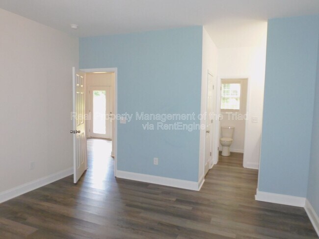 Building Photo - 3773 Hinshaw Country Rd
