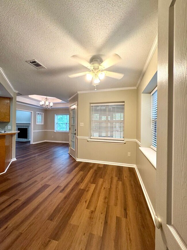 Building Photo - Your Private Retreat 3 Bedroom 2 Bath RentalAwaits!