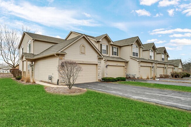 Building Photo - 2325 Summerlin Dr