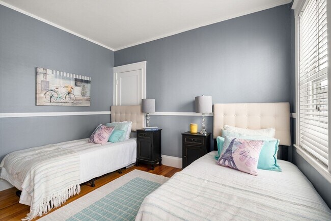 Building Photo - 97 Bow St