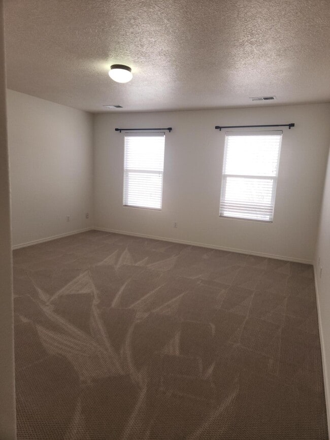 Building Photo - 1943 Busher St SE