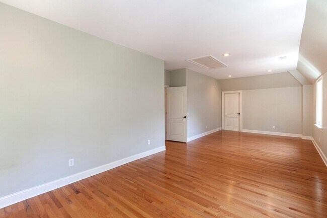 Building Photo - 8819 Provence Village Ln