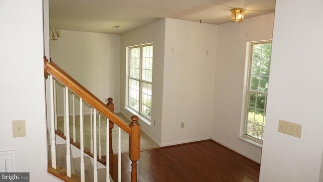 Building Photo - 841 Waterford Dr