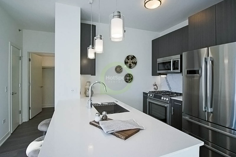 Building Photo - 480 N Park Dr