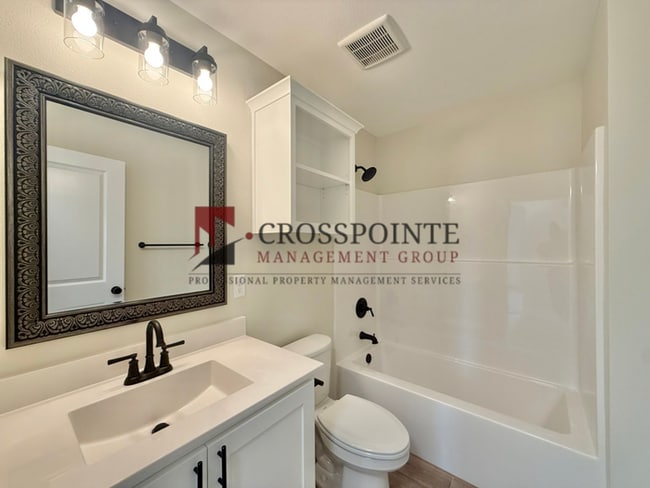 Building Photo - Beautiful 3 Bedroom 2 Bathroom Home!