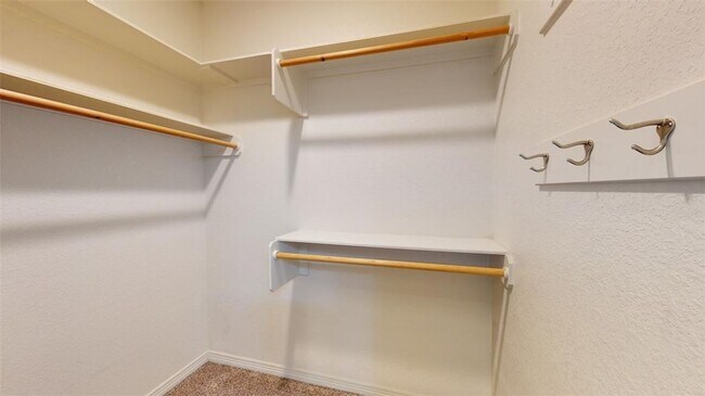 Building Photo - 914 Fairview Ave